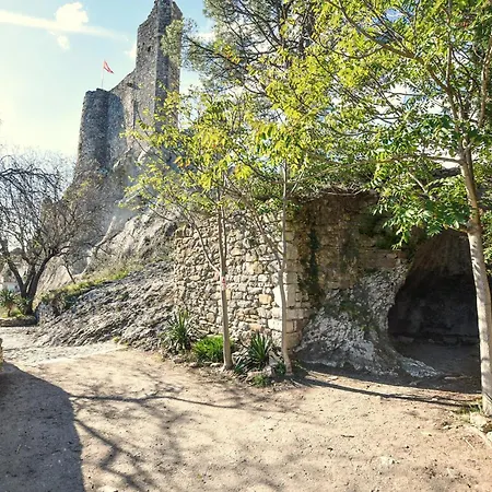 1 Bedroom Pet Friendly In
